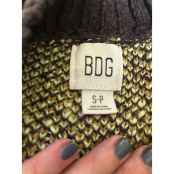 BDG brown/gold/tan sweater vest, small, layering, academic, thick, cozy, plaid - Picture 5 of 6